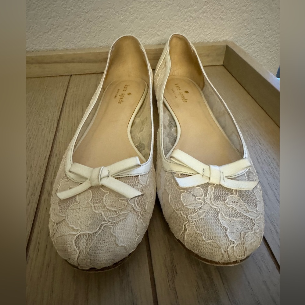 Kate Spade New York Banner Ivory/Lace Cream Nappa Flats, Size 9